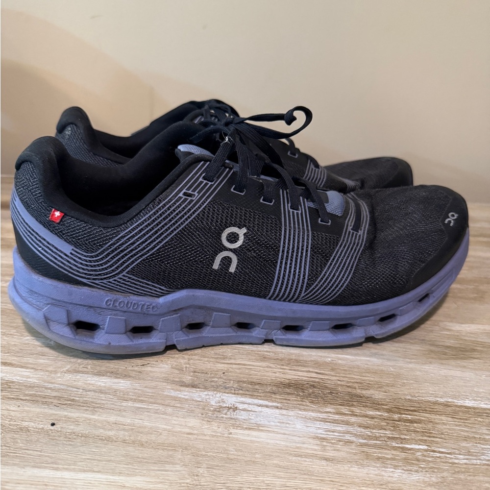 On Running Men's Gray and Black Athletic Shoes